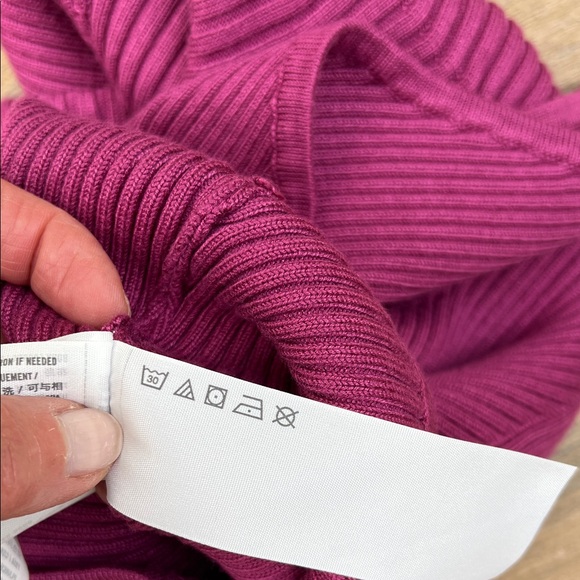 Abercrombie & Fitch NWT Magenta Burgundy Ribbed Bodysuit Size Small - Picture 10 of 12